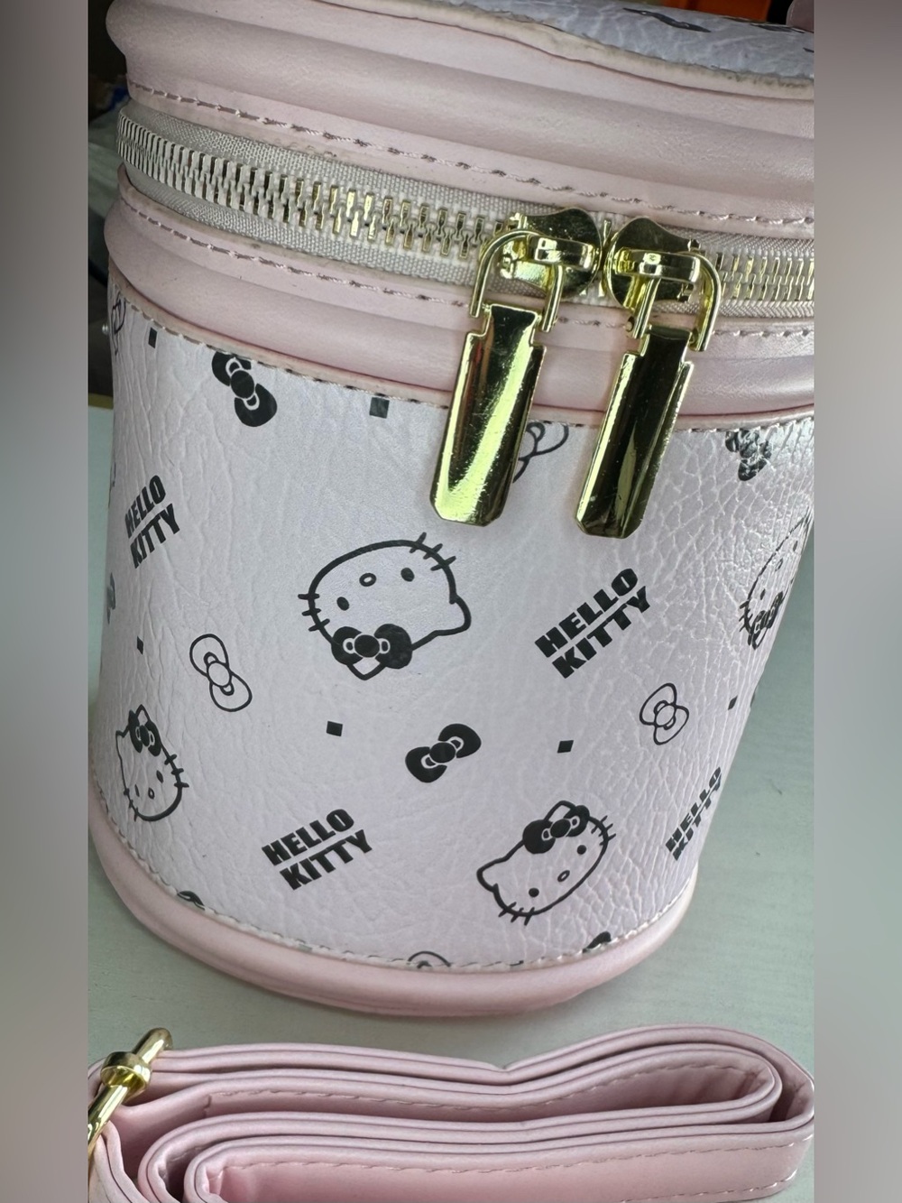 Hello Kitty Light Cylinder Tube Crossbody Case with Monogram Motif - Picture 4 of 6